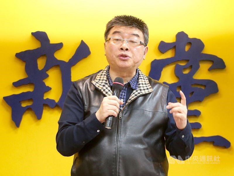 新黨提名不分區第一名的前立委邱毅21日表示,他與前台灣省政府秘書郭冠英不熟,新黨不分區前往中選會登記時,郭冠英出現在中選會,並不是和新黨一起過去的。(中央社檔案照片)