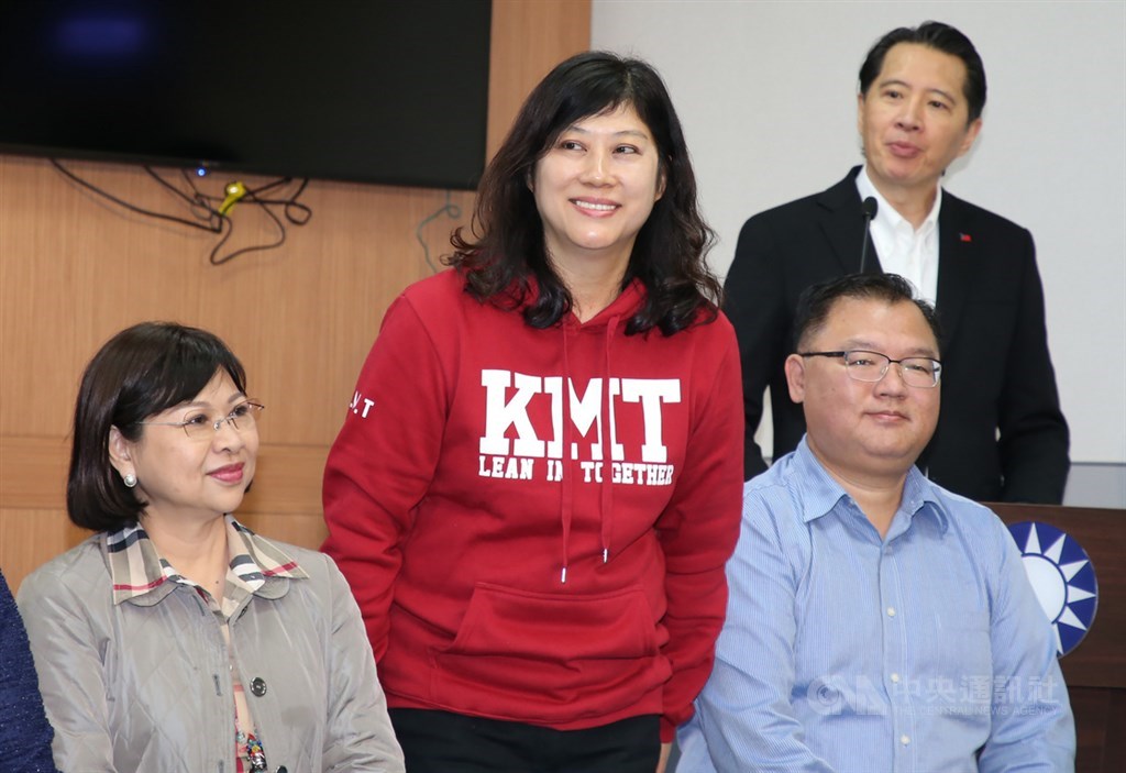 國民黨不分區立委聯合記者會20日在媒體中心舉行,列入不分區立委名單的世界至孝篤親舜裔總會秘書長車宜靜(左2)出席。中央社記者鄭傑文攝 108年11月20日