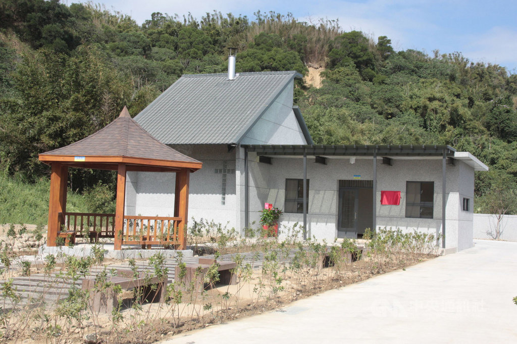 苗栗縣生態保育教育中心設置「犬貓動物焚化爐」,20日完工揭牌,配合樹葬區、追思亭等設施,提供毛孩等家中寵物專屬火化長眠場所。(苗栗縣政府提供)中央社記者管瑞平傳真 108年11月20日