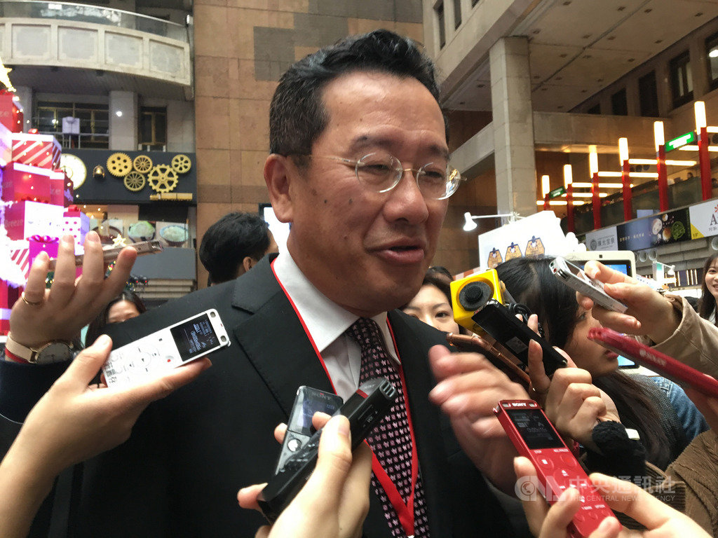 金管會主委顧立雄22日接受媒體採訪時表示,近3年上市櫃公司前3季獲利位居10年內的前3高,「應該注意比較基期為何」,因為比較基期高,今年同期年增率當然就會較去年衰退。中央社記者蔡芃敏攝 108年11月22日