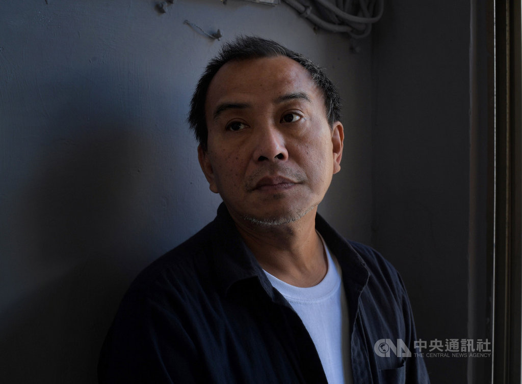 導演張作驥以新片「那個我最親愛的陌生人」角逐金馬獎最佳導演,片名暗藏他與親友分離2年多的心情。張作驥說,真的會讓人在關係中意識到的「陌生」,其實都是相對於曾有過的親密。中央社記者王飛華攝 108年11月22日