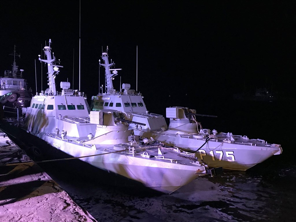 俄羅斯2018年扣押的3艘烏克蘭海軍艦艇20日返抵烏克蘭港口。(圖取自facebook.com/zelenskiy95)