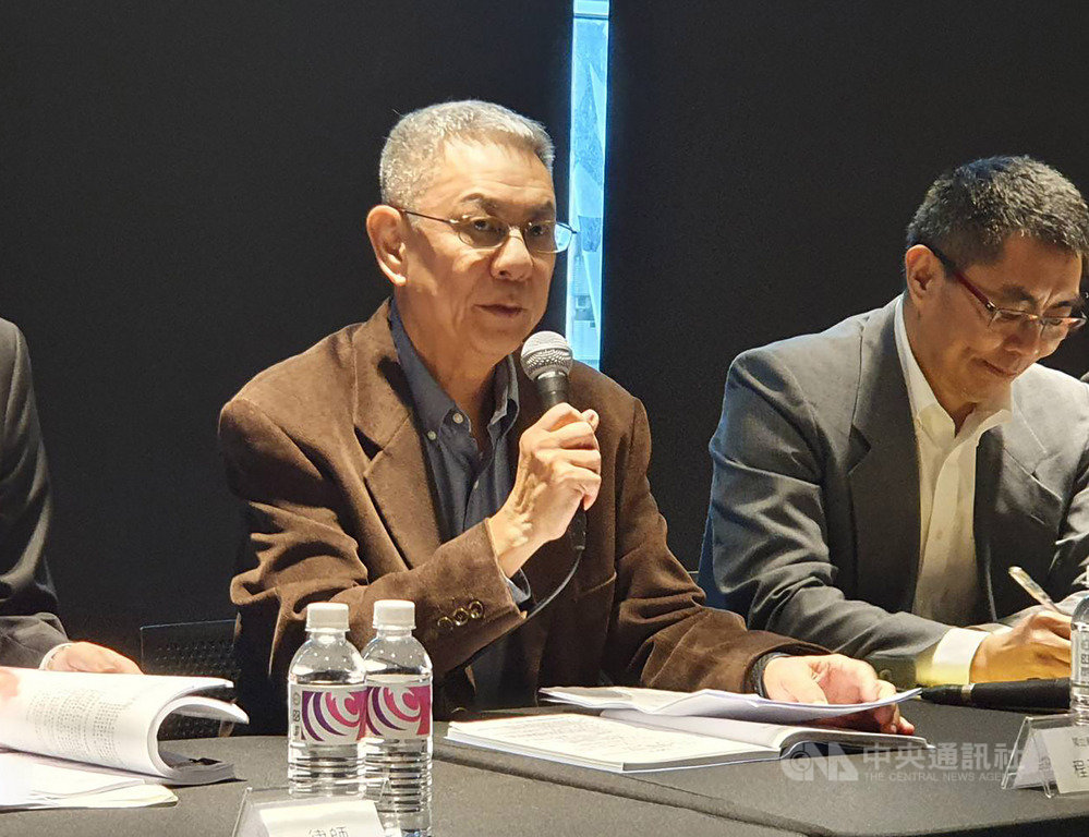 針對大聯大公開收購文曄科技,文曄科技獨立董事程天縱(左)提4點質疑,認為大聯大不是單純財務投資,是「項莊舞劍、意在沛公」。中央社記者江明晏攝 108年11月22日