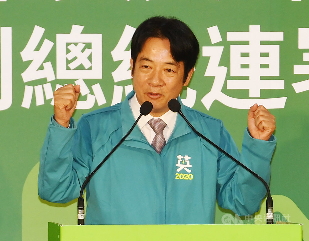 中研院院士陳定信等人11月初發起學術界連署,力挺總統蔡英文連任。民進黨副總統參選人賴清德(圖)25日出席連署行動記者會表示,台灣進入另一個關鍵時刻,這是台灣捍衛主權跟民主維護的選戰,威脅就是來自中國。中央社記者施宗暉攝 108年11月25日