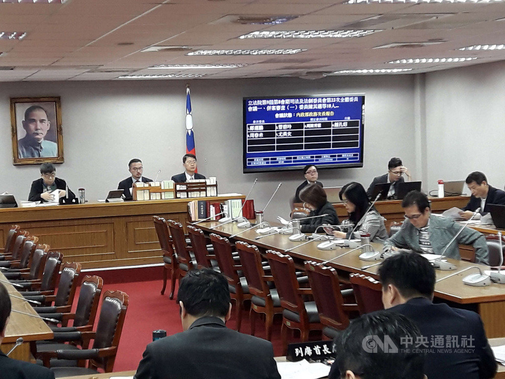 立法院司法及法制委員會28日審查通過褒揚條例部分條文修正草案,大幅翻修受褒揚的事項,初審通過的草案將提報院會討論,院會討論前不須朝野黨團協商。中央社記者范正祥攝 108年11月28日