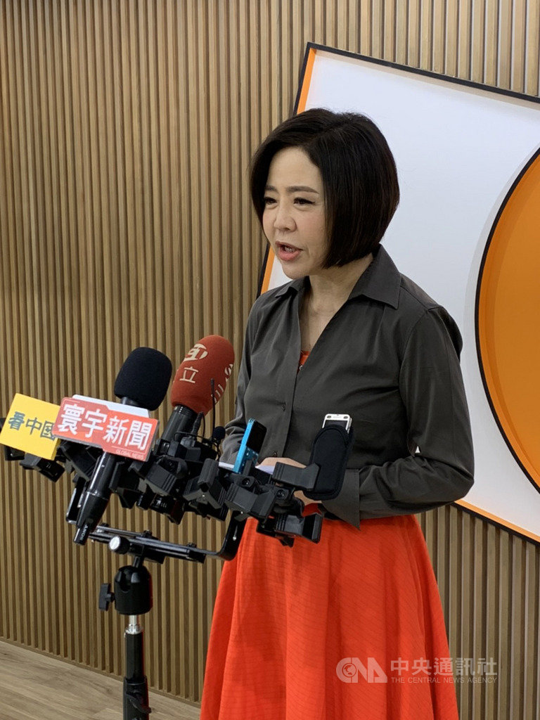 于美人28日受訪時回憶與已故藝人高以翔拍片往事,直言「不要讓以翔白白犧牲」。中央社記者郭建伸攝 108年11月28日