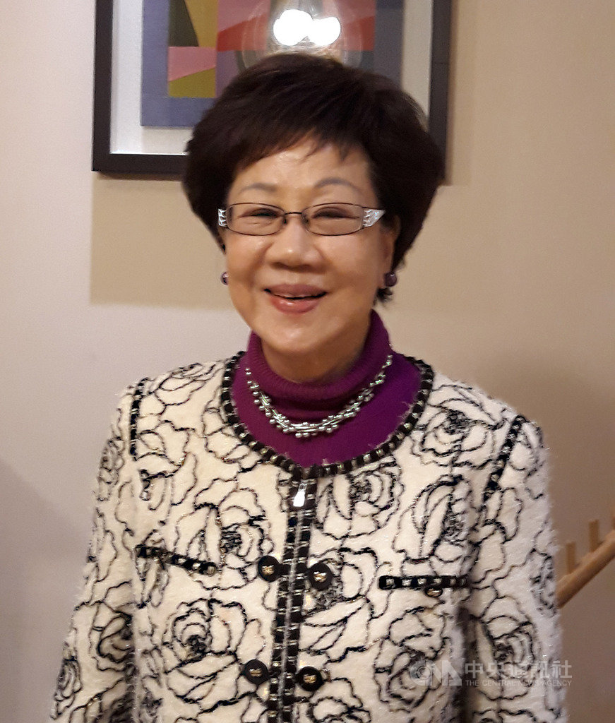 前副總統呂秀蓮28日在首爾呼籲,韓台朝野認真思考正常化雙邊關係,建議韓國國會如同美國國會通過「台灣關係法」,制定「韓台關係法」加強韓台實質關係。中央社記者姜遠珍首爾攝 108年11月28日