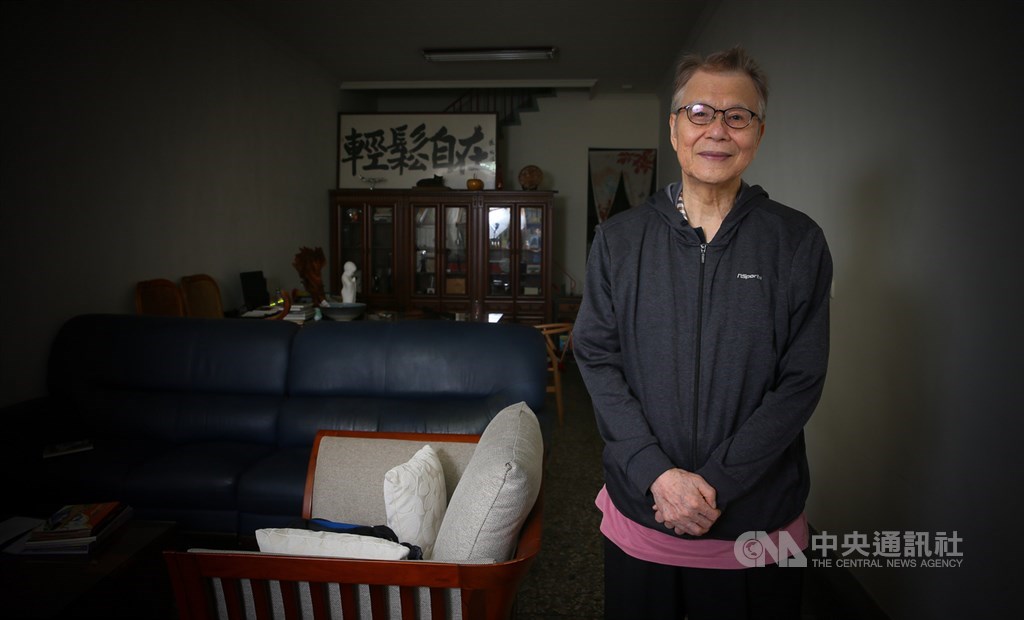 1970年代白色恐怖時期,有一名教師不願被馴服為爪牙,反而在亂世中起身反抗,成為唯一被關押、被刑求最慘的教師,如今他雖已高齡80,仍堅定信念,他就是自許為「流浪武士」的紀萬生。中央社記者謝佳璋攝 108年12月1日