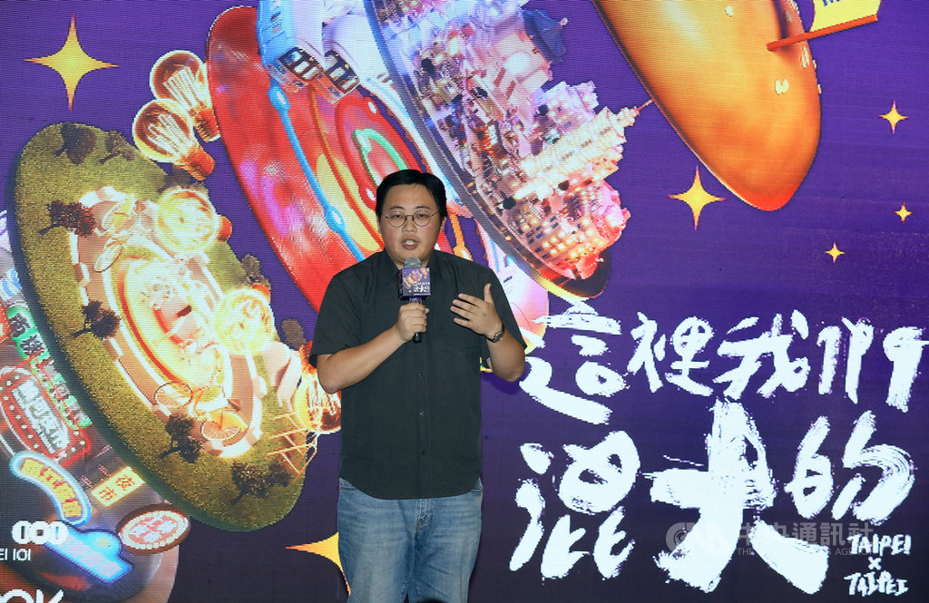 台北市2020跨年晚會「這裡我們混大的」2日公布卡司名單,台北市觀傳局長劉奕霆(圖)表示,今年跨年晚會打破以往形式,呈現「春晨-人情」、「夏午-愛情」、「秋昏-親情」、「冬夜-友情」4大主題。中央社記者郭日曉攝 108年12月2日