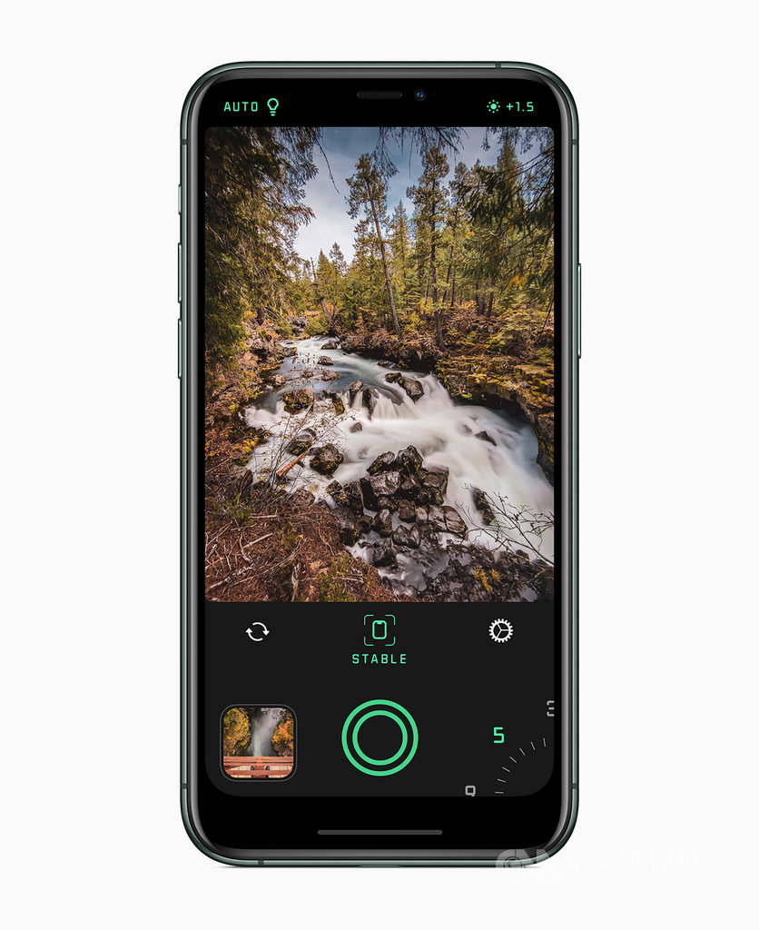 蘋果公司(Apple)3日公布2019年度最佳App名單,其中iPhone年度最佳App是具有人工智慧(AI)功能的Spectre Camera,讓使用者能拍攝出長時間曝光照片。(蘋果提供)中央社記者吳家豪傳真 108年12月3日