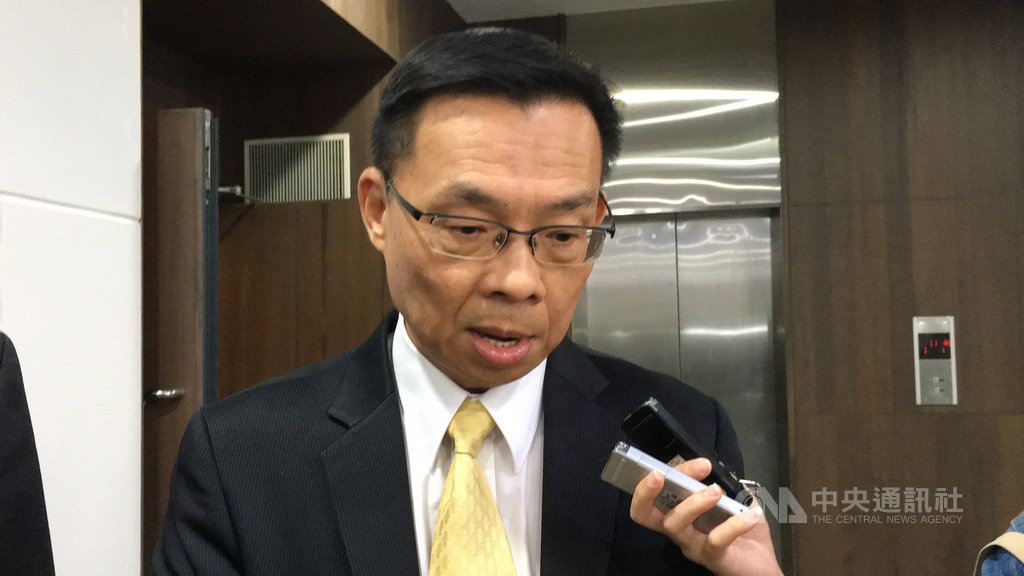勞動部次長林明裕4日表示,工商團體提出勞基法再修主張,勞動部深感企業界對修法的期待,但是目前都在蒐集各方意見,會慎重考量議題,整合配套方案再適時處理。中央社記者吳欣紜攝 108年12月4日