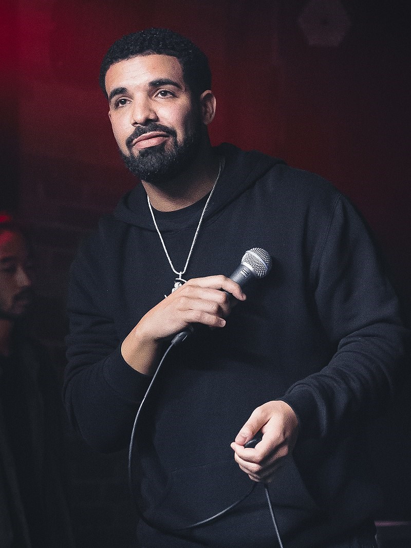 音樂串流龍頭Spotify3日公布,饒舌歌手德瑞克榮登10年來全球最高串流量歌手。(圖取自維基共享資源;作者The Come Up Show,CC BY-SA 2.0)