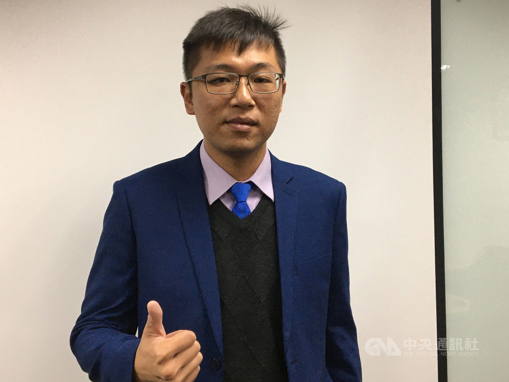 和勤集團董事長黃亦翔看好明年汽車和電動車零配件業績比重提升,硬碟機構件穩健。中央社記者鍾榮峰攝 108年12月5日