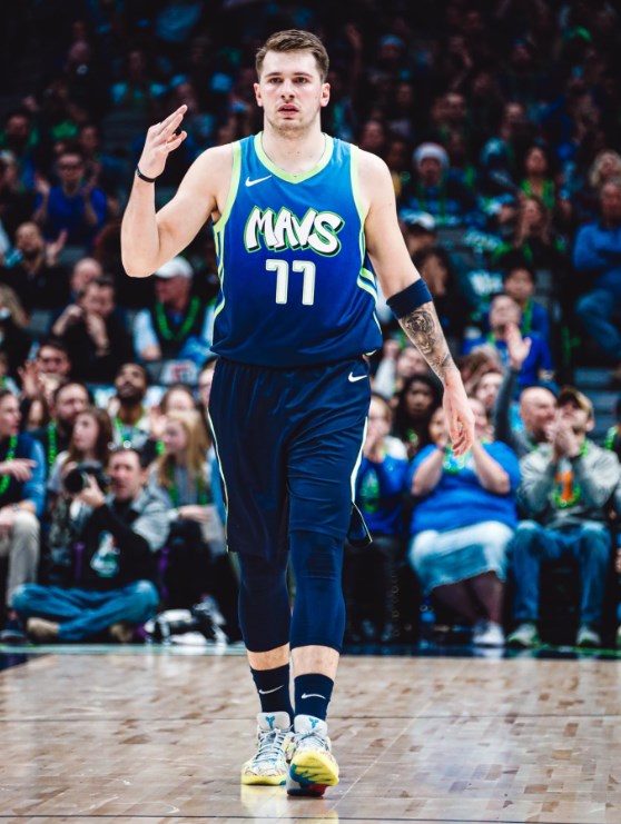 NBA達拉斯獨行俠的唐西奇7日繳出26分、6籃板、9助攻。(圖取自twitter.com/dallasmavs)