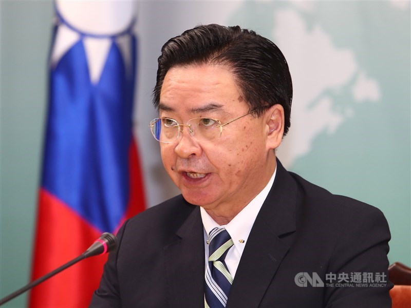 外交部長吳釗燮10日接受專訪時表示,政府支持香港民眾爭取自由和民主,一旦北京加強鎮壓當地抗爭力道,台灣將協助被迫離開家鄉的港人。(中央社檔案照片)