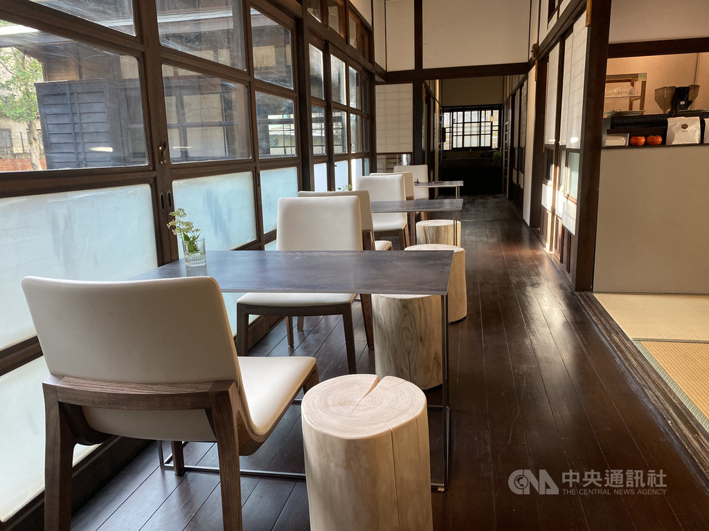 新竹市李克承故居於2011年被列為市定古蹟,2014年修復完成後,承襲黑瓦木構的經典和風。中央社記者魯鋼駿攝 108年12月13日