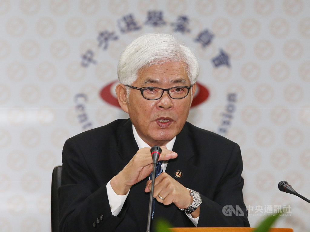 中央選舉委員會13日舉行第15任總統副總統競選活動起跑暨電腦計票及資安記者會,中選會主委李進勇表示,目標是2020年1月11日投票日當天,晚上10點完成計票。中央社記者郭日曉攝 108年12月13日