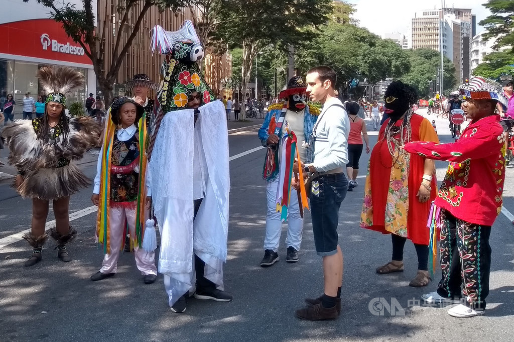 巴西東北布馬蘭豪州的「奔牛」(Bumba Meu Boi)文化綜合體匯集舞蹈、音樂、戲劇、設計和工藝等語彙,被聯合國教科文組織列為人類非物質文化遺產。圖拍攝於107年5月1日。中央社記者唐雅陵聖保羅攝 108年12月13日