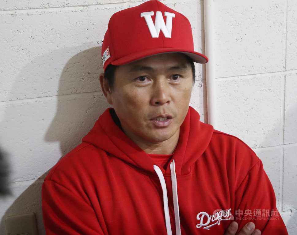 2019亞洲冬季棒球聯盟14日晚間在洲際棒球場舉行的4強戰,味全龍隊遭逆轉吞敗,總教練葉君璋說,目前球隊已經上軌道,如果能打職棒的程度是100分,他給龍隊打80分,「剩下的分數就是今天比賽的錯誤,未來可以做得更好」。中央社記者張新偉攝 108年12月14日
