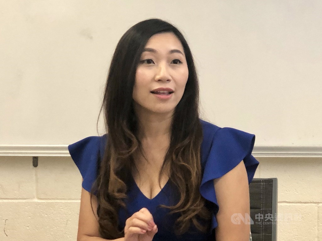 「美味生活」(How Living) 料理平台創辦人兼執行長謝凱婷(KT Hsieh)深知網紅爆紅之後的壓力,因此不斷調整腳步,在不同階段,找出家庭、親子及夫妻關係的平衡,她個人的創業經驗是不要忘記初衷。中央社記者周世惠舊金山攝 108年12月15日