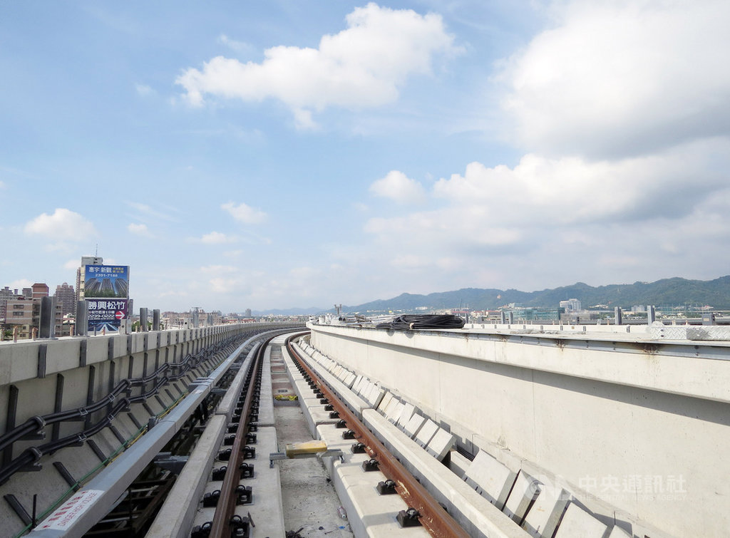 「台中都會區大眾捷運系統烏日文心北屯延伸線可行性研究報告」日前遭交通部退回,台中市政府16日指出,希望交通部不要漠視市府與彰化縣政府長期來的溝通與努力,卡住中台灣發展。圖為台中捷運綠線軌道。(台中市政府提供)中央社記者郝雪卿傳真 108年12月16日