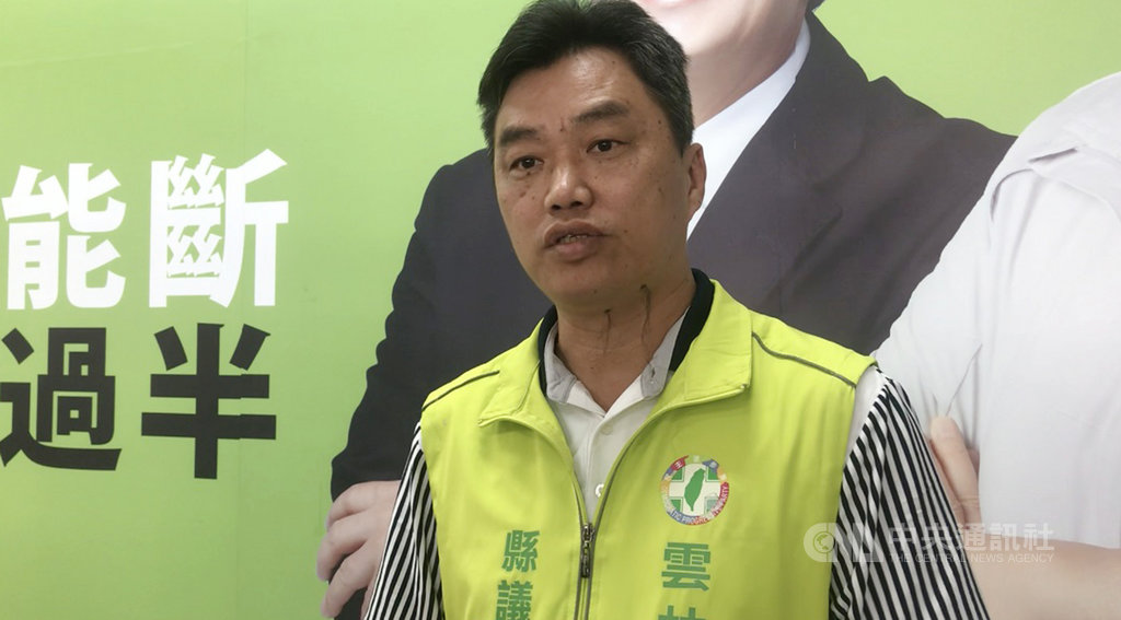 雲林縣第1選區(海線)立委參選人張嘉郡指控對手蘇治芬破壞競選布條。雲林縣第1選區(海線)立委參選人蘇治芬競選總部發言人邱世文(圖)16日接受媒體聯訪時強調,張嘉郡的競選布條被破壞,是否是相關支持者所為不得而知,唯一確定蘇治芬絕對不可能剪任何布條。中央社記者姜宜菁攝 108年12月16日