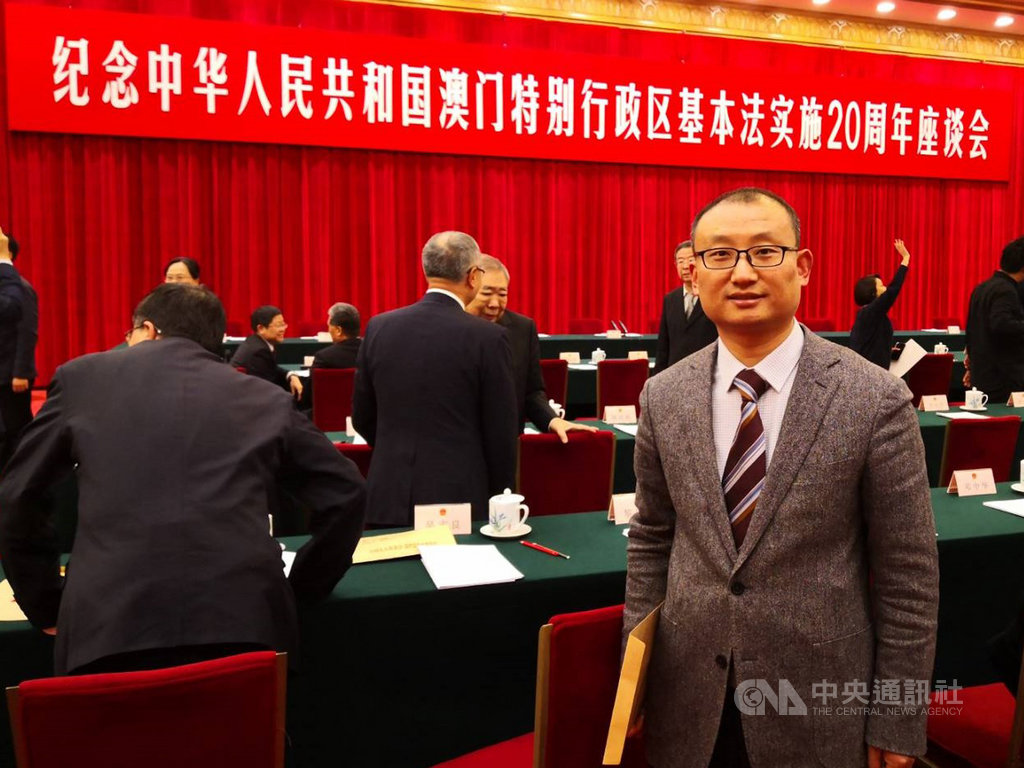 天津南開大學法學院副教授、台港澳法研究中心主任李曉表示,香港修例風波(反送中)可說是「醉翁之意不在酒」,反對派人士只是藉著點燃此一導火線來發起行動。(李曉兵提供)中央社記者周慧盈北京傳真 108年12月17日