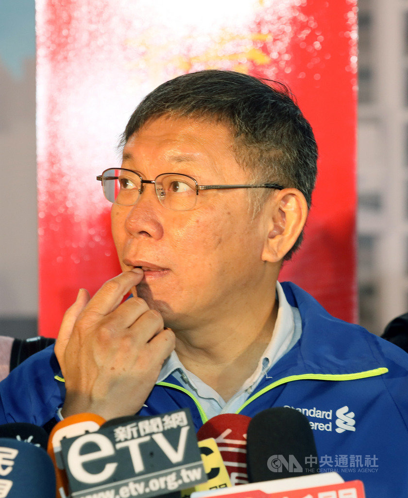 台北市長柯文哲(圖)18日接受媒體聯訪時說,總統府沿用日本總督府是歷史觀錯亂,而中國大陸若對台灣動武,一定是斬首戰術,如今總統府的位置還滿危險,大直附近有國防部、衡山指揮所。中央社記者郭日曉攝 108年12月18日