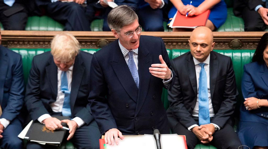 英國首相強生盼透過國會主導立法,讓英國2020年1月31日脫歐,脫歐法案20日將首度在新的下議院進行表決。下議院領袖芮斯莫格(圖中)表示,脫歐法案將於2020年1月7、8、9日進行辯論。(圖取自twitter.com/CommonsLeader)