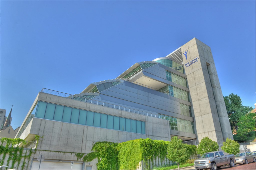 美國司法部19日表示,位於密西根州的范安德研究中心(圖)因未向美國政府報備旗下兩名研究員接受中國政府資助,將支付約新台幣1億6600萬元解決這起民事控訴。(圖取自facebook.com/VanAndelInstitute)