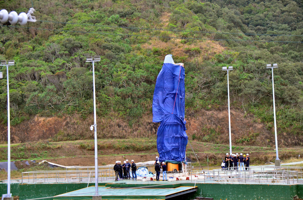 民間發展探空火箭的晉陞太空科技公司在台東縣達仁鄉南田村興建發射基地,原訂27號發射實驗火箭「飛鼠一號」,因未充分和當地居民溝通惹議,晉陞公司決定暫緩,並將在26日邀請村民參觀實體火箭、進行解說。中央社記者盧太城台東攝 108年12月25日