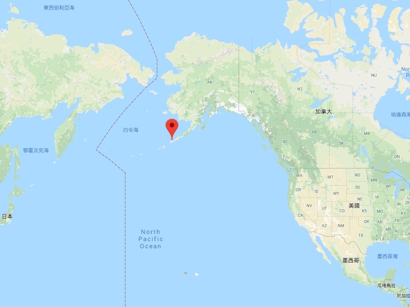 美國阿拉斯加州阿留申群島希沙爾丁火山(紅點處)3日爆發,阿拉斯加火山觀測所表示,火山噴發的灰燼直衝逾2萬英尺(約6096公尺)高空,甚至可能達2萬4000英尺(約7315公尺)。(圖取自Google地圖網頁google.com/maps)