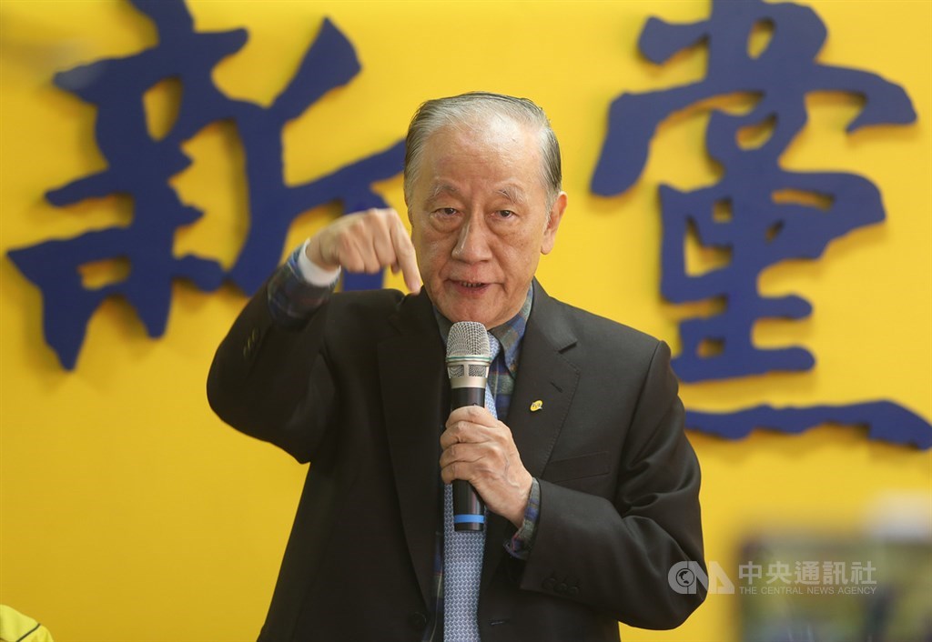 新黨13日召開會議,討論未來將何去何從,會中決議,反對解散新黨;黨主席郁慕明(圖)則因任期屆滿,不存在請辭問題。(中央社檔案照片)