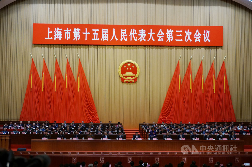 中國上海市政府15日舉行人大開幕式。上海市政府工作報告表示,2020年上海市GDP預計成長6%。中央社記者翟思嘉上海攝 109年1月15日