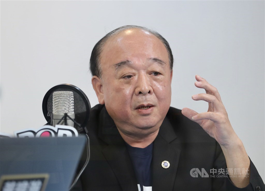 外界擔憂退將吳斯懷(圖)擔任立委後恐有洩密隱憂,吳斯懷說,如果進到立法院有洩漏機密的事實,就把他「關進去,關到死」,他一頓飯都不吃只喝水,活幾天算幾天,強調不會對不起中華民國。(中央社檔案照片)