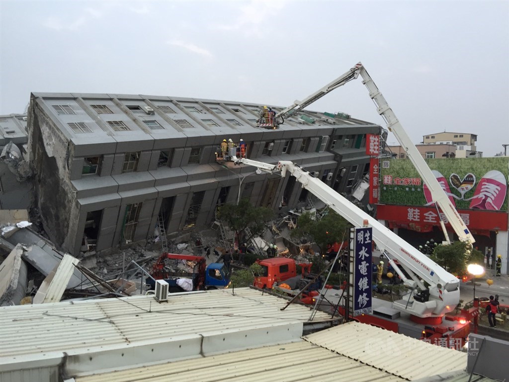 台南市維冠金龍大樓2016年2月間因強震倒塌,造成115人死亡。(中央社檔案照片)