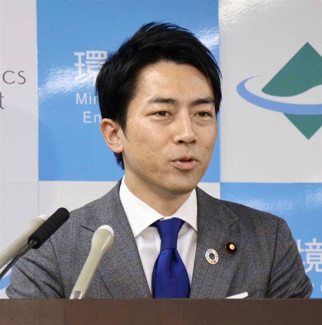 日本環境大臣小泉進次郎(圖)和妻子瀧川雅美2019年8月結婚,瀧川17日產下男嬰。(共同社提供)