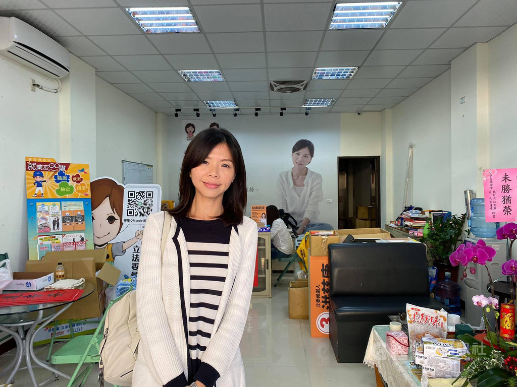 無黨籍立委洪慈庸爭取連任失利,近來她整理服務處,內心有滿滿感觸,她預告將重整腳步,任期屆滿卸任後用新的方式和面貌,延續在地關懷。(洪慈庸服務處提供)中央社記者趙麗妍傳真 109年1月19日