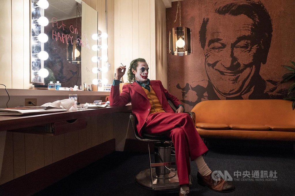 電影「小丑」(Joker)在美國第92屆奧斯卡金像獎入圍11項大獎,並將於2月7日在台重新上映,邀請台灣影迷為這部電影跨海集氣,順利抱回大獎。(華納兄弟提供)中央社記者洪健倫傳真 109年1月19日