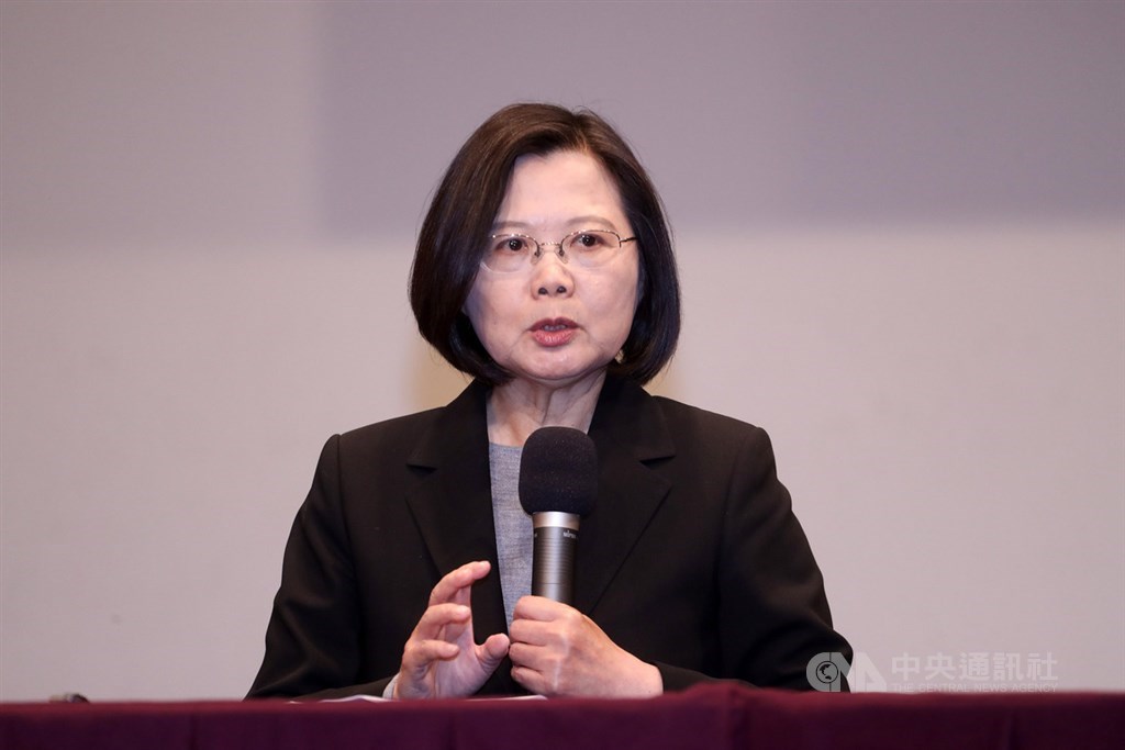 總統蔡英文20日說美豬、美牛問題沒有時間表,另被問美方這次大選很挺她,是否要有某種程度的互惠,她說跟選舉沒有牽連關係。(中央社檔案照片)