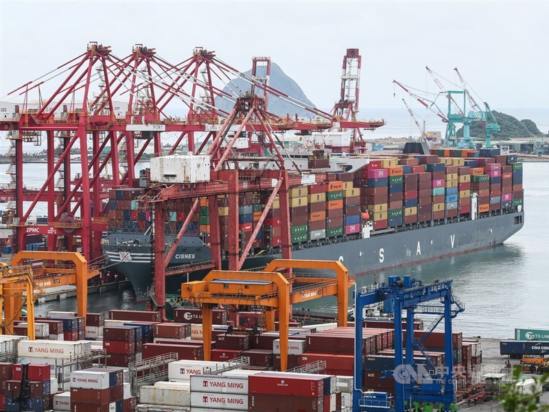 2019年12月外銷訂單金額年增0.9%,終結連續13個月負成長,全年總金額雖年減5.3%,經濟部統計處仍樂觀看待2020年第1季。(示意圖/中央社檔案照片)