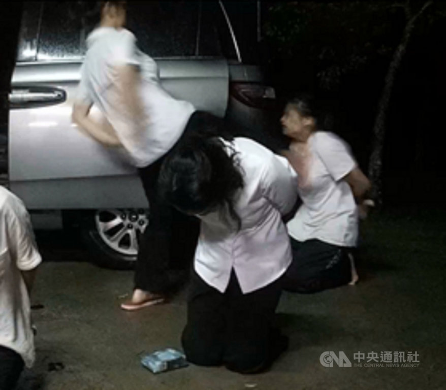 婦人林欣月自稱聖師成立宗教團體,對不服從的成員假藉「借竅驅魔」為由,指使幹部辱罵或肢體毆打成員。(檢方提供)中央社記者蘇木春傳真 109年1月21日