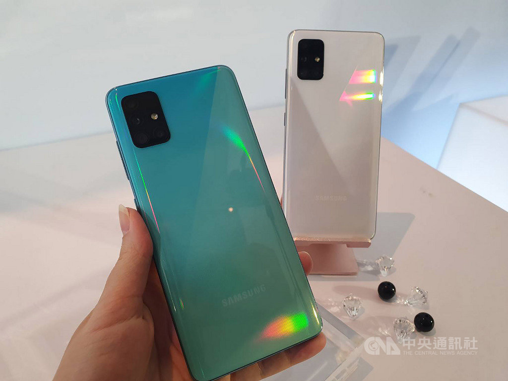研調機構Gartner指出,2019年智慧型手機出貨疲軟,年減率2%;但市場可望於2020年恢復成長,微幅上揚1.7%。中央社記者江明晏攝 109年1月22日