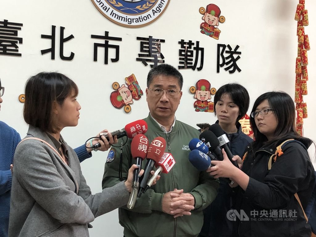 中國武漢肺炎疫情擴大,內政部長徐國勇23日受訪時表示,行政院早上臨時召開武漢肺炎防治會議,細節由將由衛福部說明。中央社記者侯姿瑩攝 109年1月23日