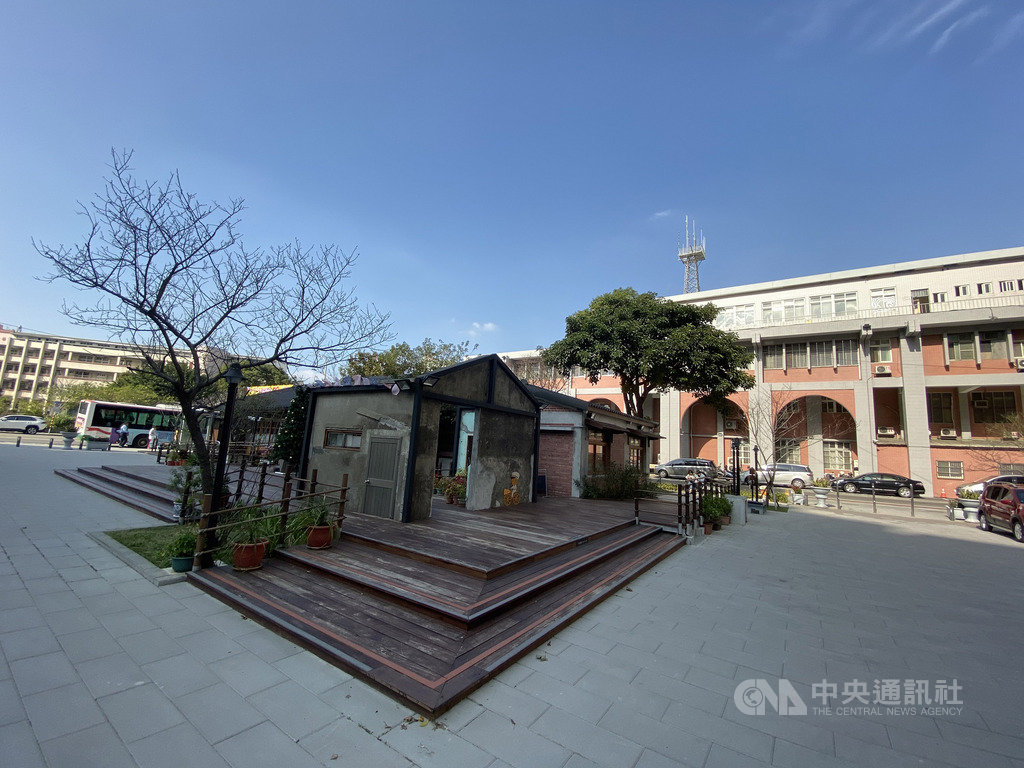 桃園市中壢區的「壢景町」前身為中壢警察局日式宿舍群,曾見證台灣重要民主運動「中壢事件」,為桃園市歷史建築,近來化身多元藝文展演空間。中央社記者黃麗芸攝 109年1月24日