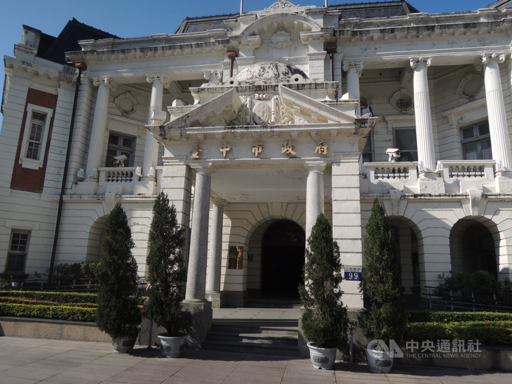 建於日治時期已有百年歷史的台中州廳,正在進行修復工程,修復後要轉型為美術館或繼續維持辦公廳舍使用,地方出現不同聲音待整合。中央社記者郝雪卿攝 109年1月26日