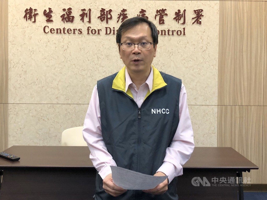 台中市李姓台商日前自中國武漢返台後還出遊,疾管署副署長莊人祥(圖)26日說,已請地方政府衛生局前往這名男子家中,並已宣讀居家檢疫通知書內容及完成簽收,即刻對這名男性實施居家檢疫隔離措施。中央社記者陳至中攝 109年1月26日