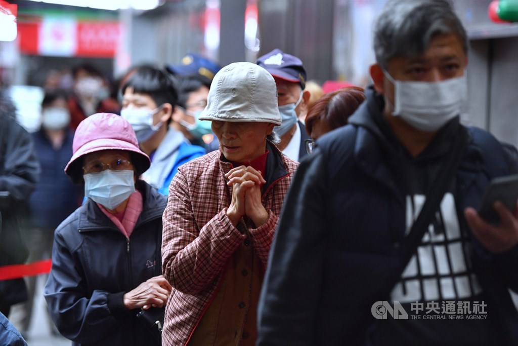 氣象局29日發布低溫特報,表示受到寒流影響,1月29日至2月1日各地氣溫明顯偏低,有攝氏10度以下氣溫發生機率。中央社記者王飛華攝 109年1月29日