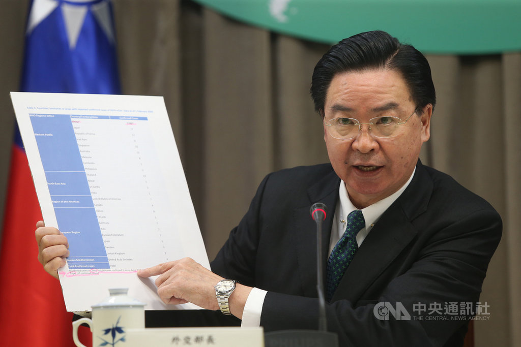 外交部長吳釗燮(圖)2日表示,台灣不受中國政府管轄,義大利錯誤決定來自錯誤的認知與資訊,呼籲世界衛生組織應改正對台灣犯下的嚴重錯誤。中央社記者鄭傑文攝 109年2月2日
