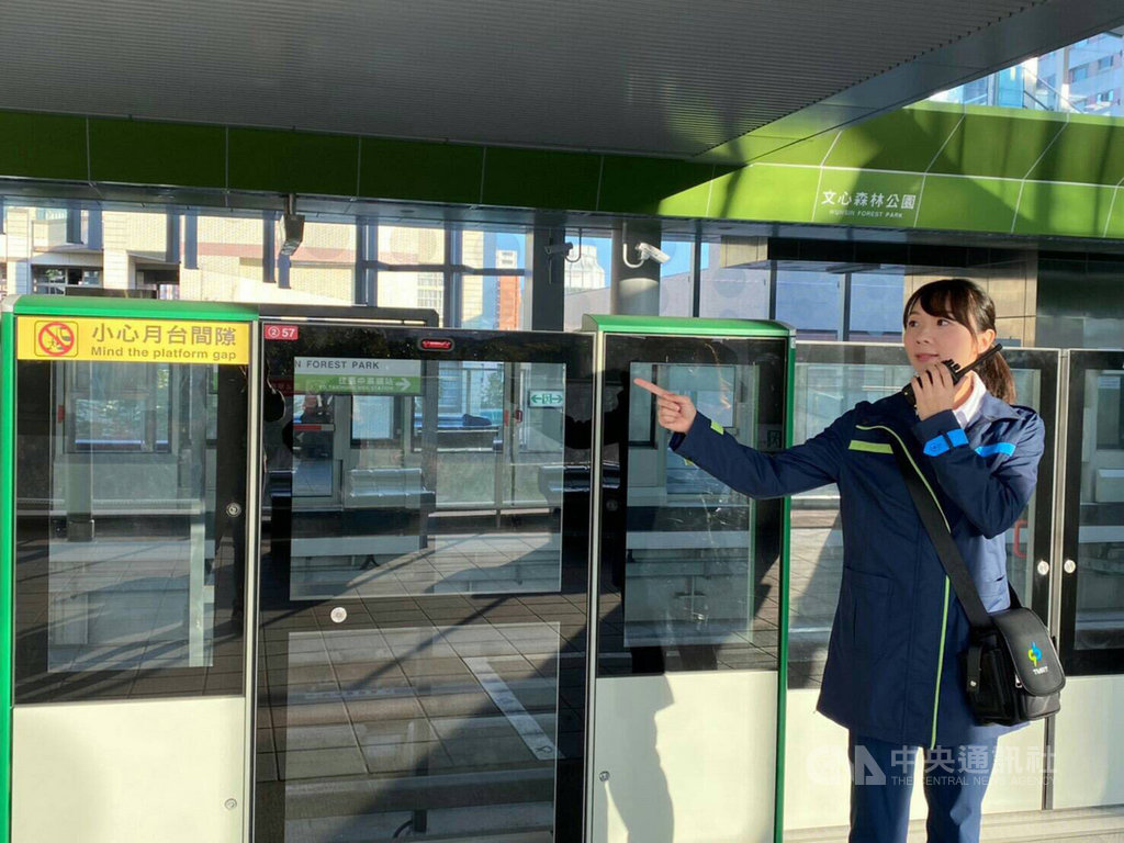 台中捷運綠線將在109年底通車營運,台中捷運公司3日接管進駐全線18個車站及路軌,展開各項設備操作、維修保養模擬等密集訓練,為通車營運全力衝刺。(台中捷運公司提供)中央社記者蘇木春傳真 109年2月3日
